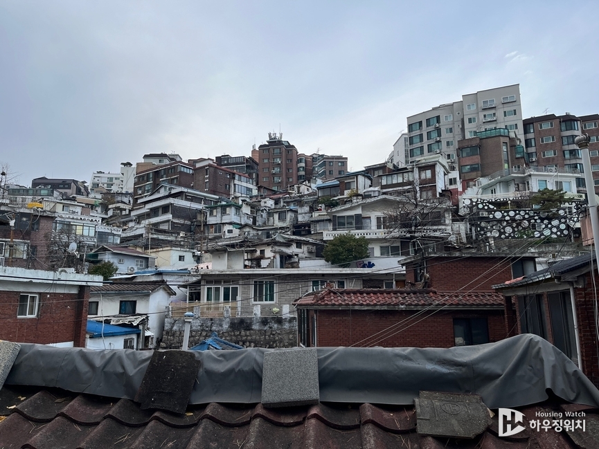 신당9구역 노후화된 주택들이 옹기종기 밀집해 있는 모습