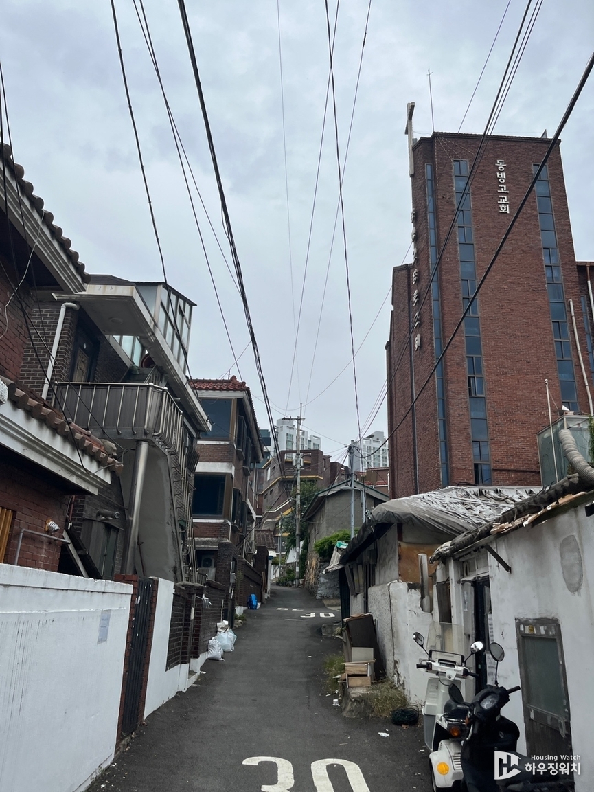 좁은 골목길 다닥다닥 붙어있는 한남5구역