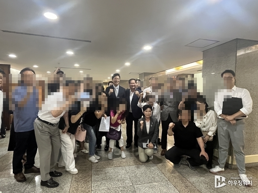 남산타운 주민들, 오세훈 서울시장, 최재란 서울시의회 의원, 박영한 서울시의회 의원 / 하우징워치 