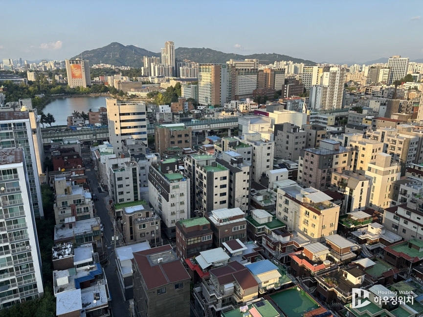 건대 일감호가 보이는 자양3동 227-147번지 일대 전경 / 하우징워치 DB